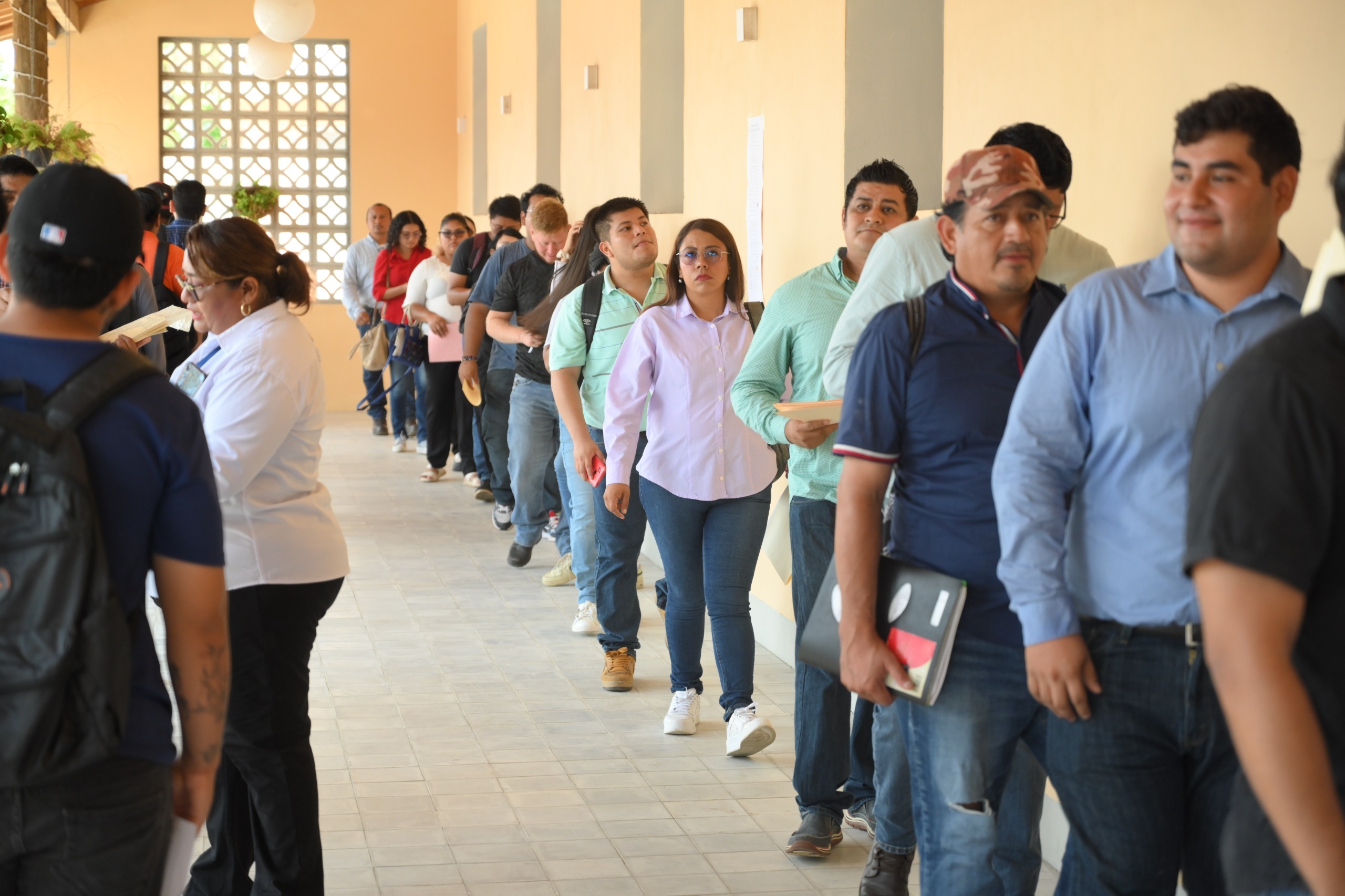 Más de 500 buscadores de empleo participaron en la Semana Estatal de Activismo Laboral en Coatzacoalcos