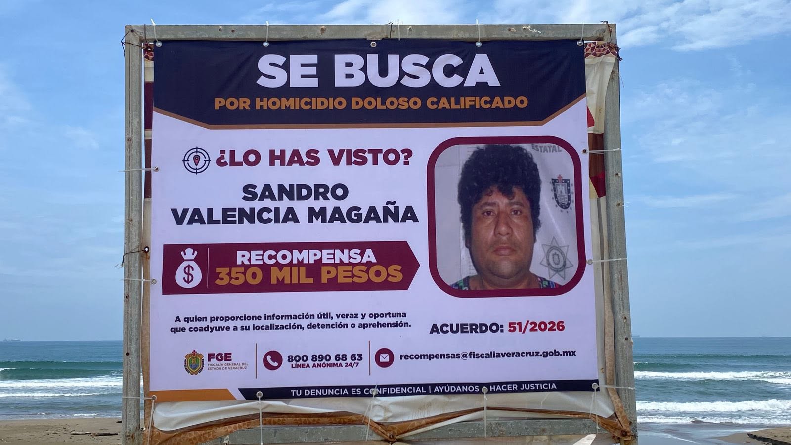 Ofrecen 350 mil pesos de recompensa por presunto homicida; colocan espectaculares en Coatzacoalcos