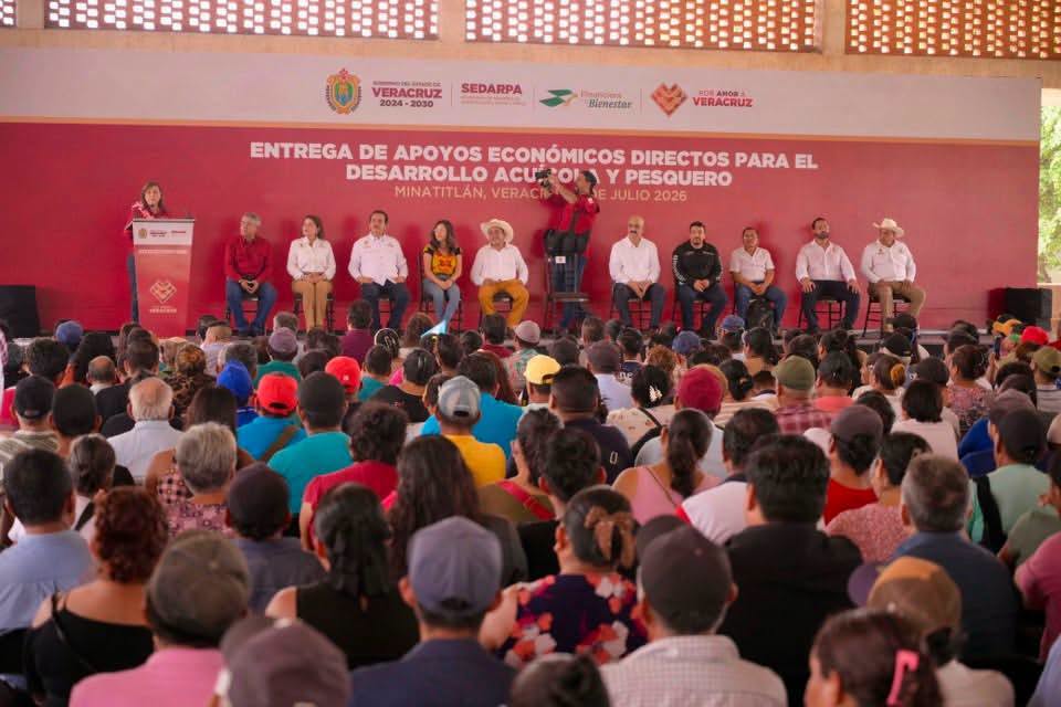 Gobernadora regresa a Minatitlán; pescadores reciben apoyo estatal adicional a Bienpesca