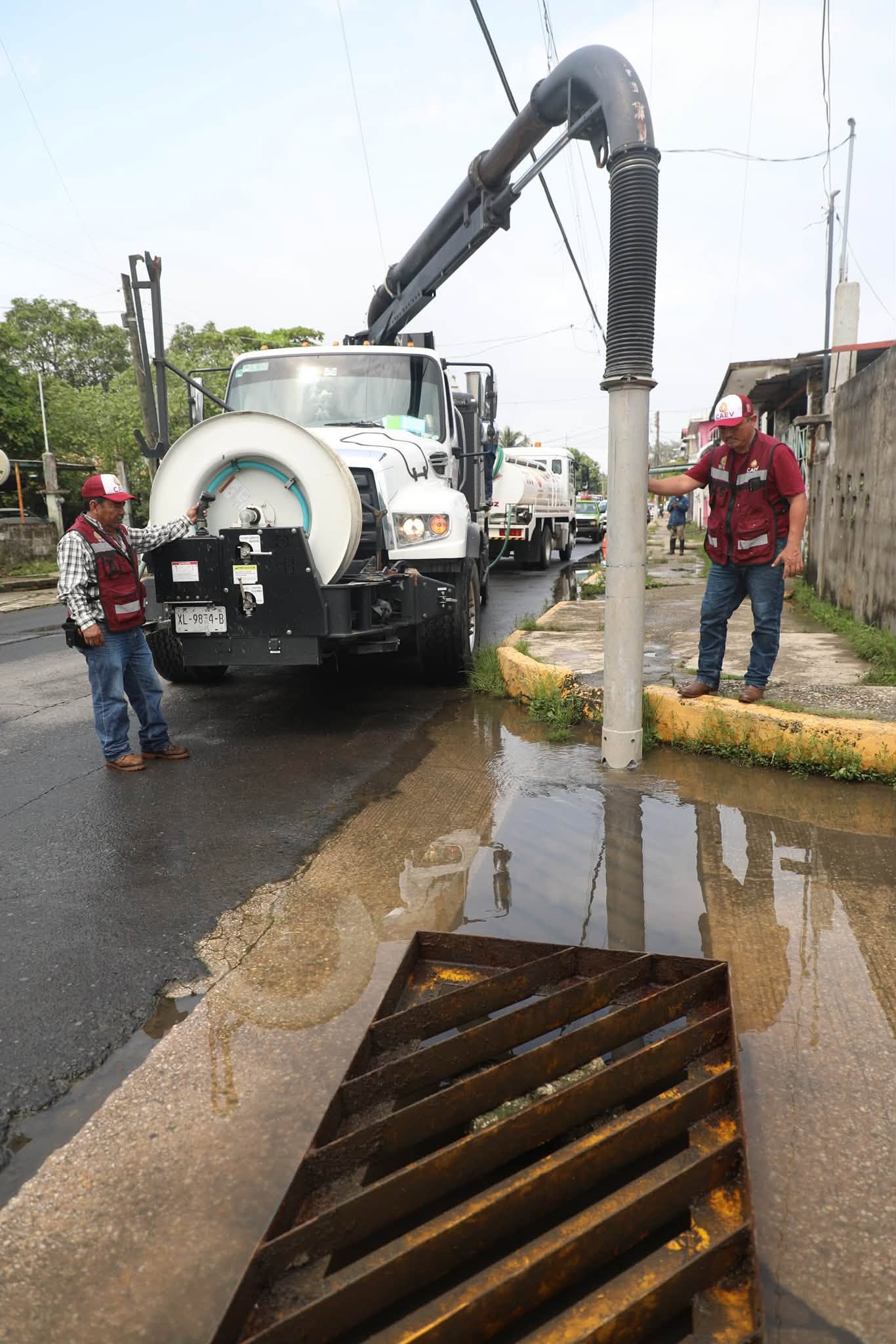 Gobiernos estatal y federal mantienen vigilancia preventiva ante lluvias y escurrimientos
